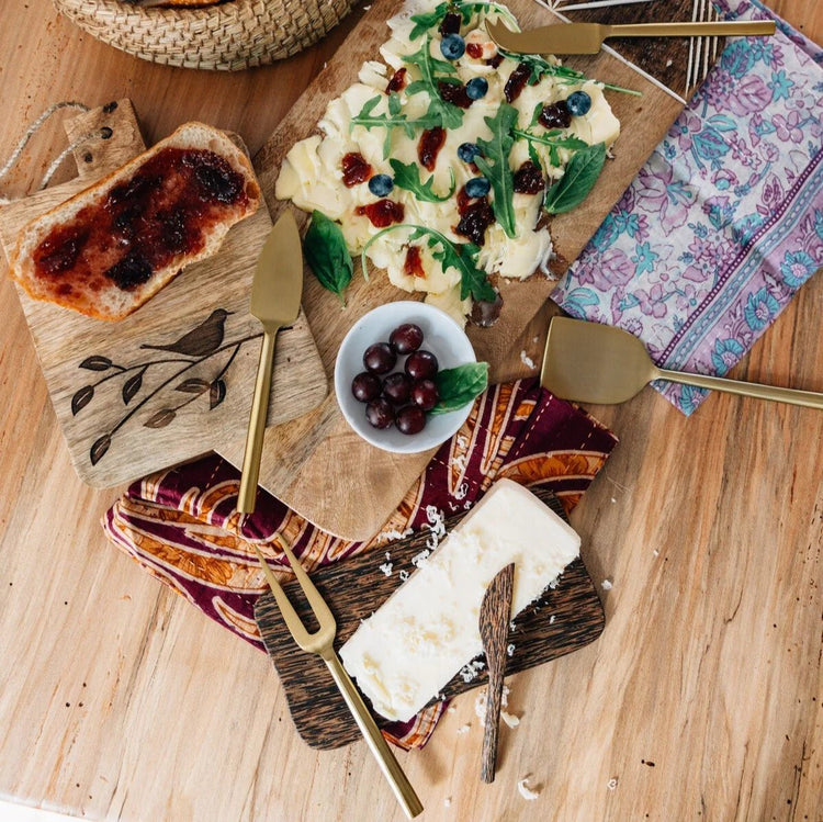 Clean Lines Cheese Serving Set - Saltbox Sash