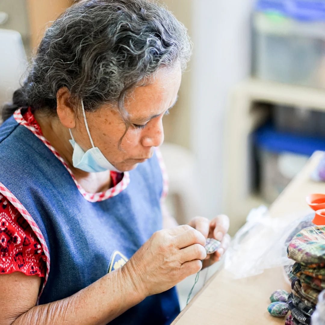 Double - Ended Oval Pot Holder - Black - Saltbox Sash