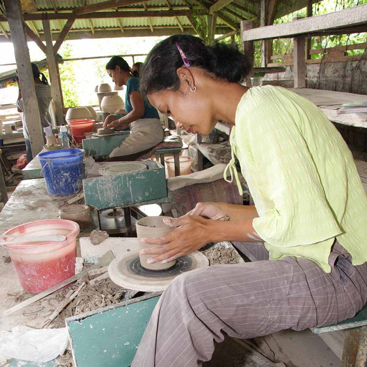 Lotus Leaf Ceramic Appetizer Plate - Saltbox Sash