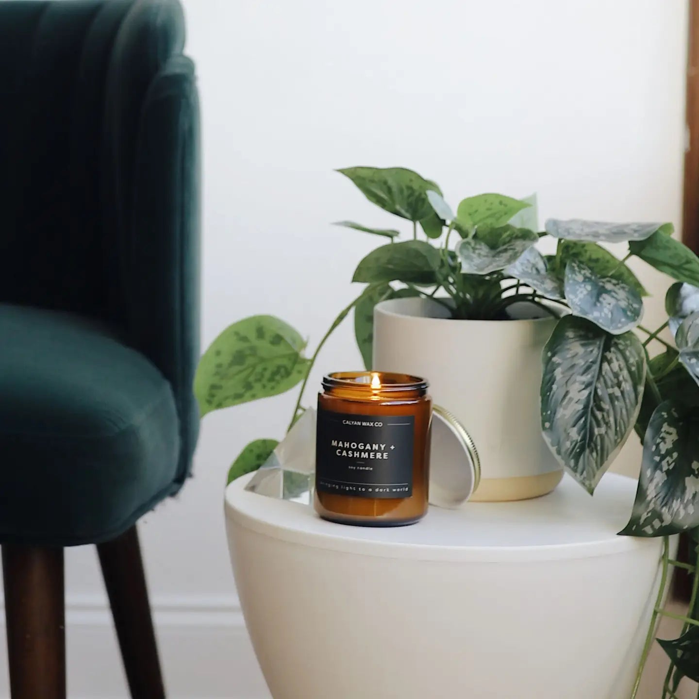 Mahogany + Cashmere Soy Candle - Saltbox Sash