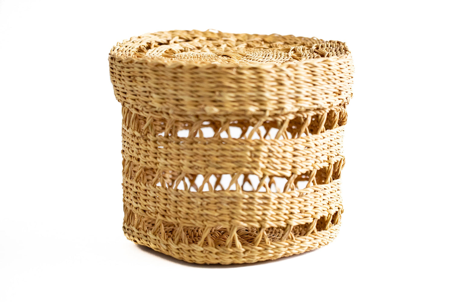 Lidded Lace Grass Basket - Saltbox Sash